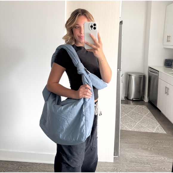 FREE PEOPLE NWT Plush Power Caryall Bag in Blue - Picture 4 of 11